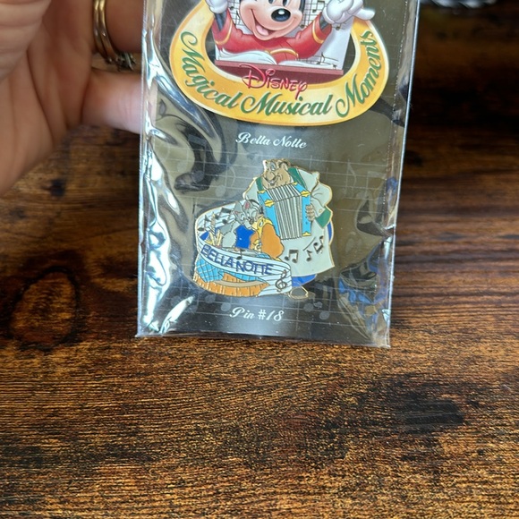 Disney Magical Musical Moments Pin Bella Notte #18 Lady and the Tramp - Picture 2 of 3